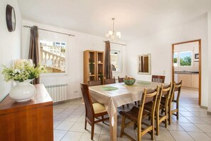 Dining - SAONA VILLAS (OL HELI): villa for 8 people, private swimming pool, air co (Calp)