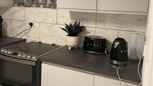 Unclassified image, 5 of 11, button - Deptford - 1 Bed - 1 Bathroom - Parking (London)