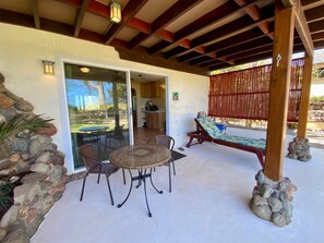 Outdoor dining - Paraiso Beachfront Apartment 1 bedroom (Playa Tamarindo)