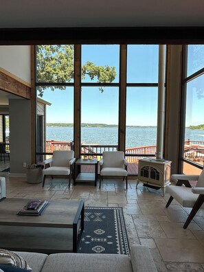 Smart TV, fireplace, offices