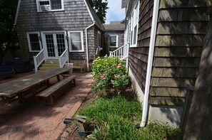 Outdoor dining - Beautiful Ocean Block Pet Friendly Home! (Rehoboth Beach)