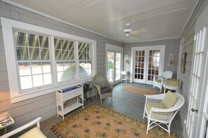 Interior - Beautiful Ocean Block Pet Friendly Home! (Rehoboth Beach)