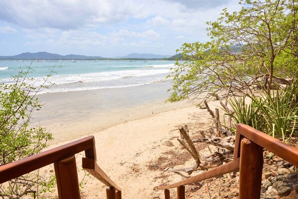 On the beach - Beachfront Apartment 1 Bedroom - Mariposa (Playa Tamarindo)
