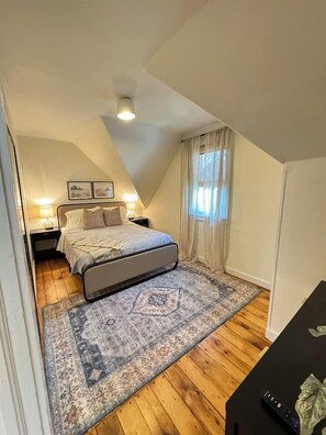 3 室のベッドルーム、アイロン / アイロン台、WiFi、ベッドシーツ