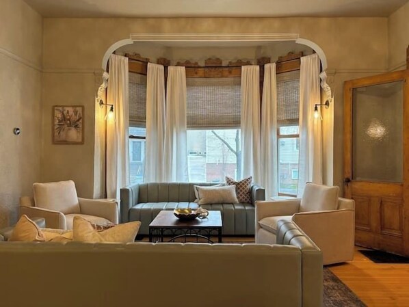 Living area - Incredible Historic Charm and Grace (Milwaukee)