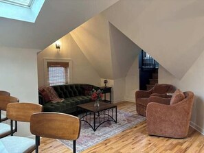 Living area - Gorgeous Brewers Hill Victorian (Milwaukee)