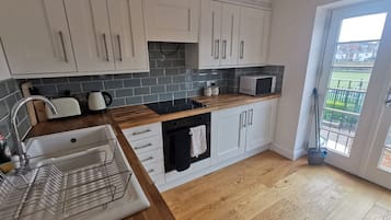 Leilighet – executive | Delt kjøkken | Kjøleskap, mikrobølgeovn, ovn og oppvaskmaskin