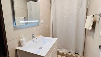 Deluxe Duplex | Bilik Mandi | Tuala disediakan