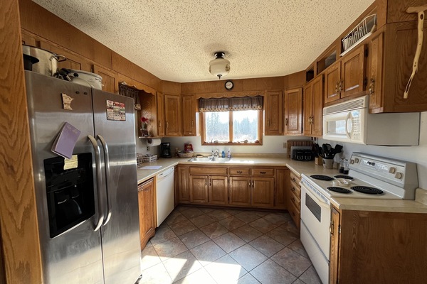 Frigorífic, microones, forn i placa de cuina