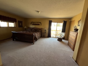 5 bedrooms, iron/ironing board, travel crib, free WiFi