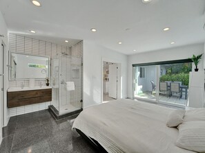 Room - Exquisite Oasis: Luxe 3BR Home w/Salt-Water Pool, BBQ & Game Room
 (Fort Lauderdale)