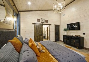 5 bedrooms, iron/ironing board, free WiFi, bed sheets