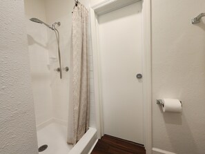 Towels, toilet paper - Cozy 1 Bedroom, Full Bath, Private Entrance, Huge Yard, Laundry & Near Beaches!  (Clearwater)