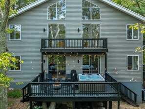 Terrace/patio - Ridgeview · Hot Tub & Fire Pit · Stay With Branch (Berkeley Springs)