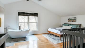 1 slaapkamer, een bureau, een strijkplank/strijkijzer, gratis wifi