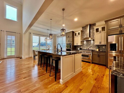 NEW, big, beautiful, Executive Home Liberty Twp