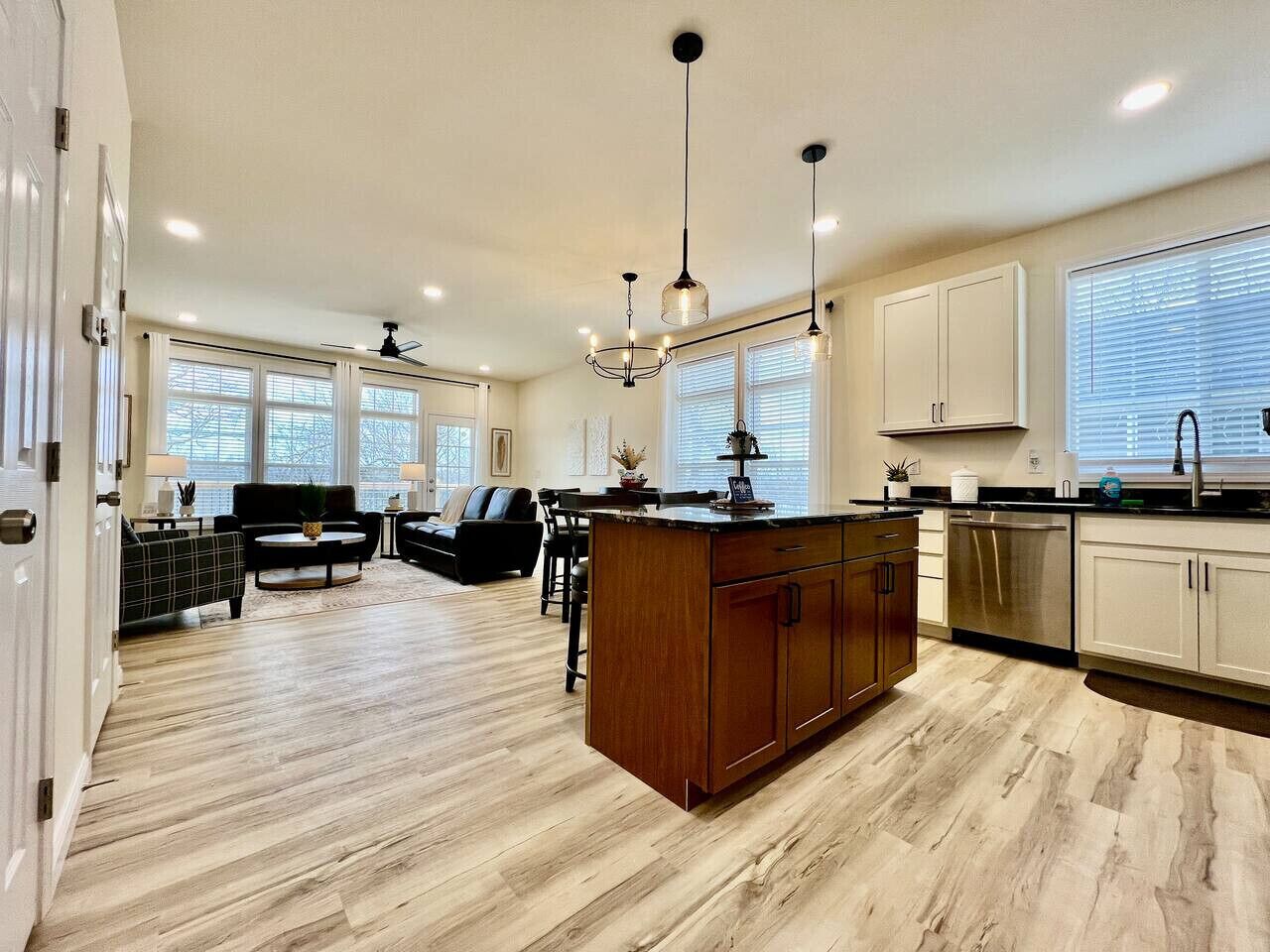Beautiful New Ranch Home With A Large Deck & Games - West Chester Township, OH