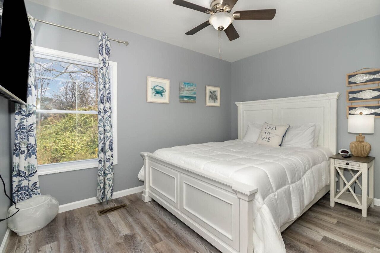 3 bedrooms, iron/ironing board, travel crib, WiFi