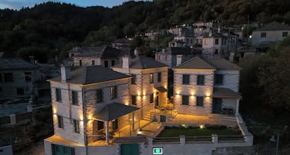MAKRIS Papigo luxury suites