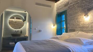 1 bedroom, free minibar, blackout curtains, soundproofing