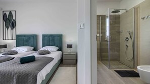 Hair dryer, towels - Villa Mako - The modern luxury villa with swimming pool and whirlpool in a quiet suburb of Pula (Pula)