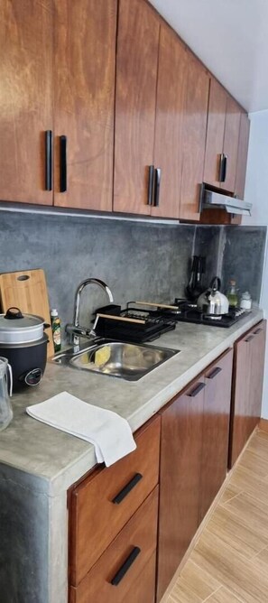 Private kitchen - Dpto. Privado #5 Hasta 4 Personas +snack +cochera (Baños del Inca)