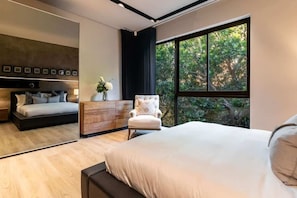 6 Schlafzimmer, Schreibtisch, Bügeleisen/Bügelbrett, WLAN