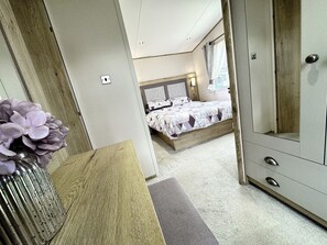 3 habitaciones, decoración personalizada y muebles diferentes