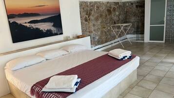 Apartment | Desk, free WiFi