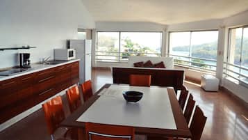 Apartment | Dining