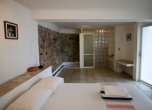 Apartment | 2 bedrooms, desk, free WiFi