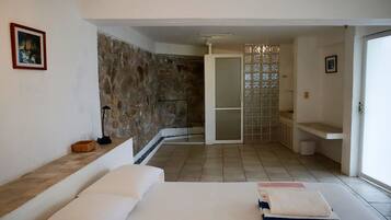 Apartment | 2 bedrooms, desk, free WiFi