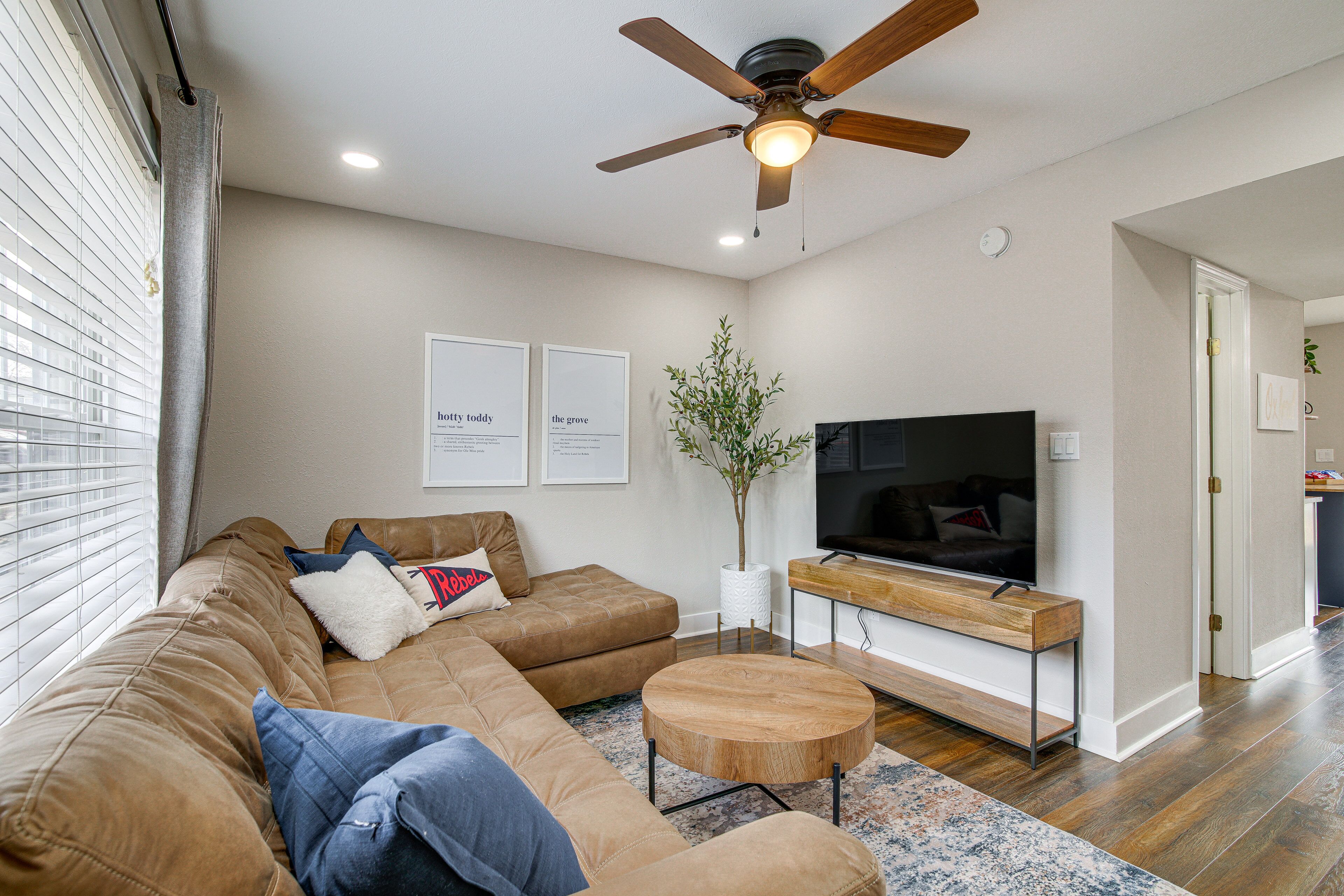 Condo w/ Pool: Walk to University of Mississippi!