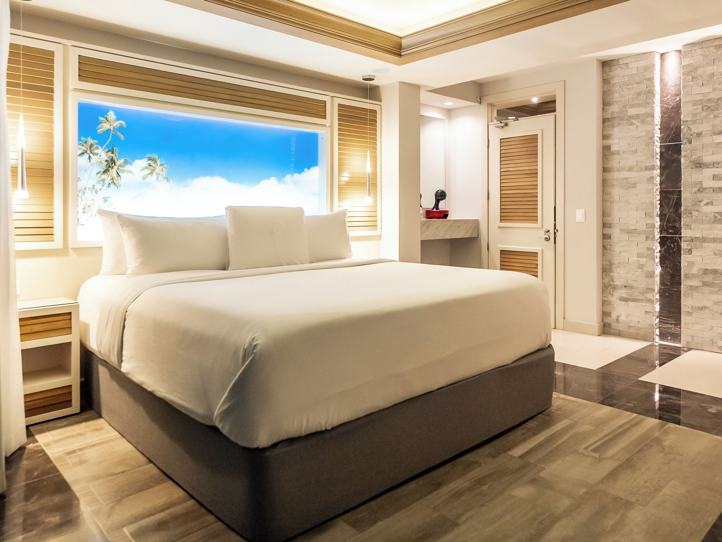 9 bedrooms, in-room safe, blackout curtains, free WiFi