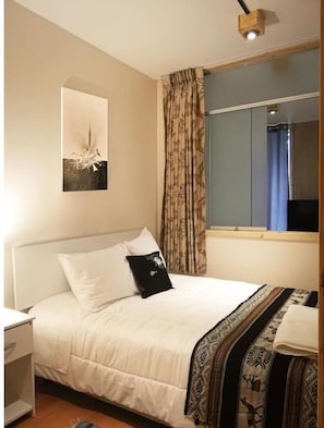 2 bedrooms