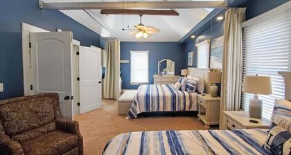 Cozy Family Cottage at the Lake Okoboji off East Lake