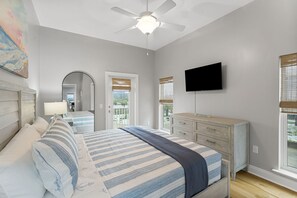 5 bedrooms, desk, travel cot, free WiFi