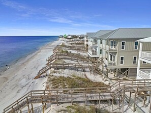 On the beach - Beachfront Private Home 5 BR 4.5 Bath Pet Friendly (Port Saint Joe)