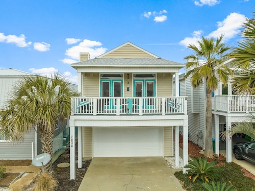 Free Pool Heating 90 steps to Beach Sleeps 10 Pet Friendly Private Home