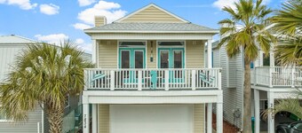 Free Pool Heating 90 steps to Beach Sleeps 10 Pet Friendly Private Home