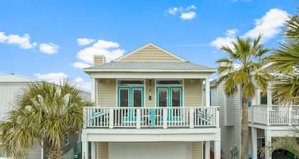 Free Pool Heating 90 steps to Beach Sleeps 10 Pet Friendly Private Home