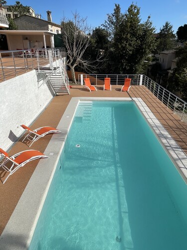 Luxury Villa 6BR 11pax Heated Pool 10min from the beach Patio Gaz BBQ 
