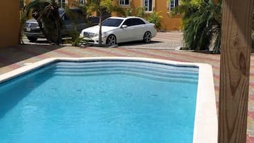室外泳池、暖水池