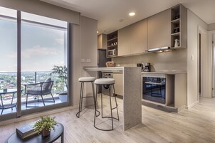 Apartment, 2 Bedrooms | Desk, soundproofing, free WiFi, bed sheets