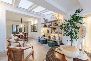 Interior - Luxury Home, Private Garden and Jacuzzi inside Lucca (Lucca)