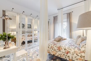 2 bedrooms, iron/ironing board, free WiFi - Luxury Home, Private Garden and Jacuzzi inside Lucca (Lucca)