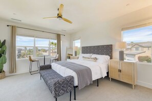 House (4 Bedrooms) | Interior - Lakefront w/ Private Pool, Great for Festival Season Lago Luxe by Avantstay (Indio)