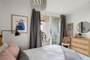 3 makuuhuonetta, silitysrauta/-lauta, ilmainen Wi-Fi, vuodevaatteet