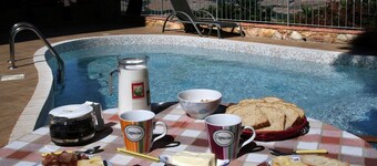 Villa near San Gimignano, with pool, air conditioning, and beautiful views