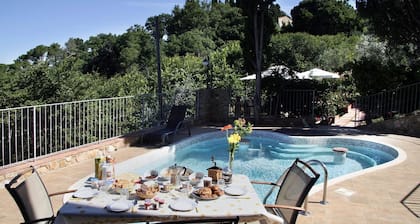 Villa near San Gimignano, with pool, air conditioning, and beautiful views
